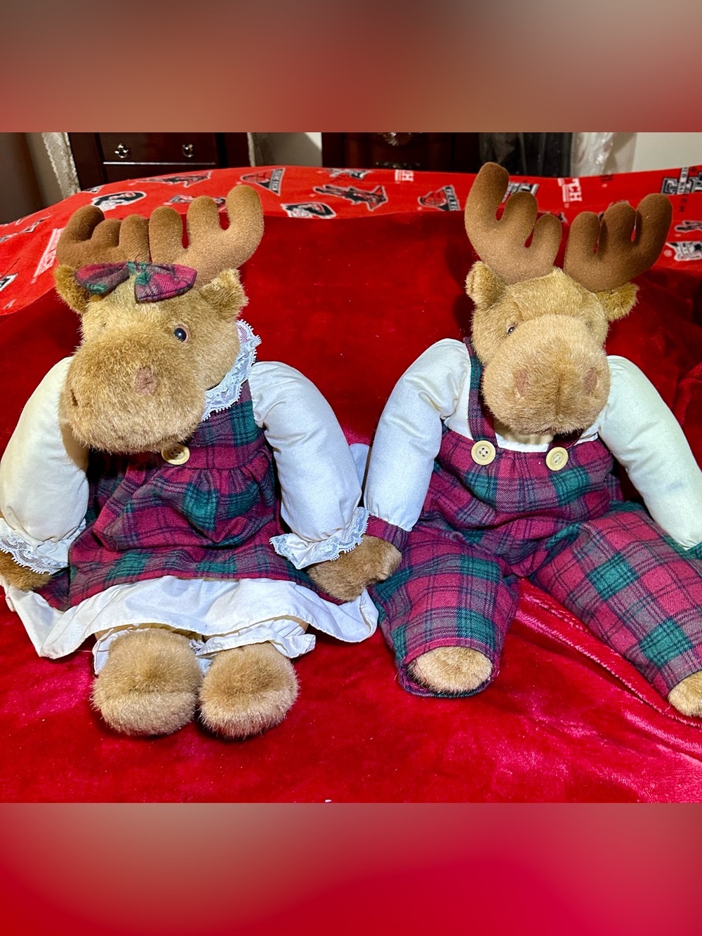 Moose Pair Plush Dolls for Fall Decor - Red & Green